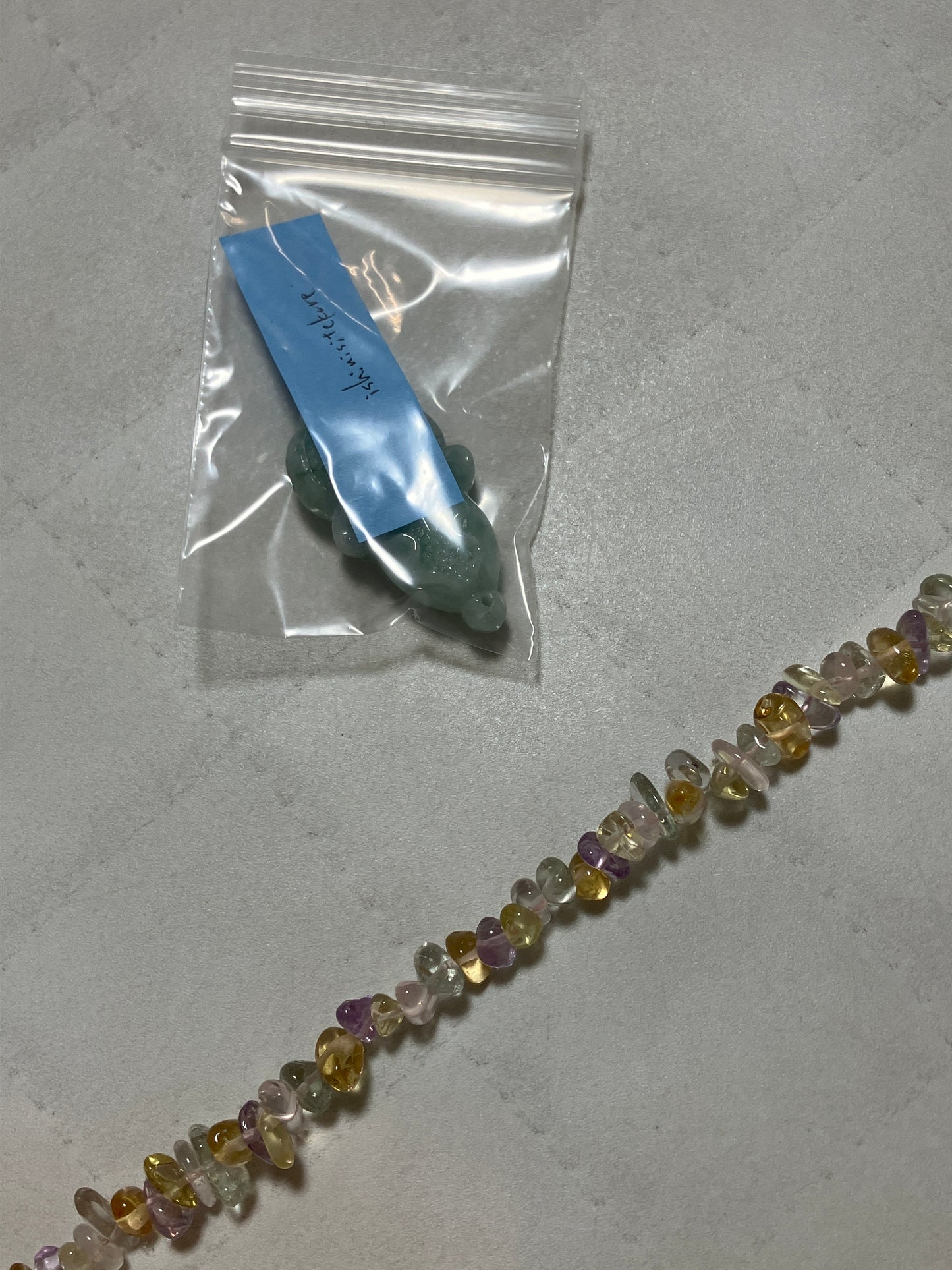 ishinisitekureさん　240925  天然石ビーズ